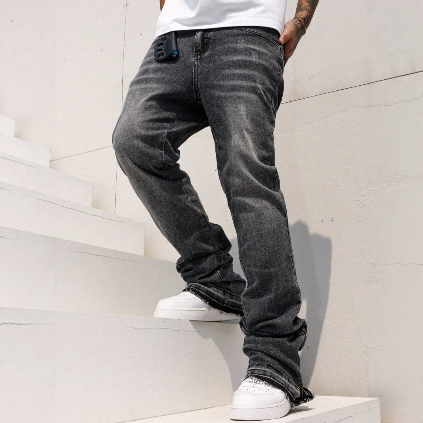 Men's Relaxed Fit Flared Jeans – Vintage Wash Straight Leg Denim Pants - VibeVaultSupply